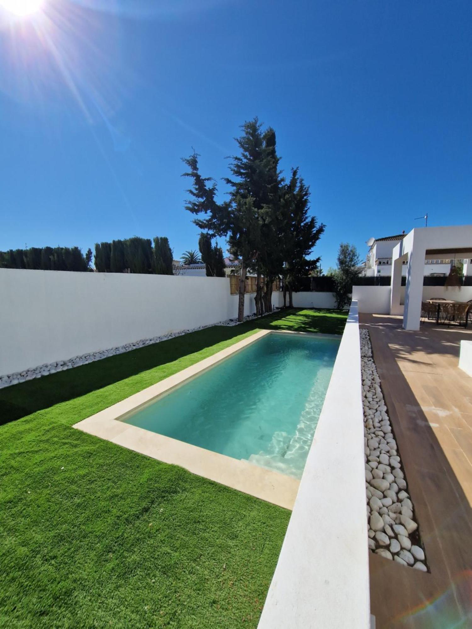 Gorgot P1 I Apartamento Con Terraza Y Piscina Comunitaria Cerca De La Playa เอมปูเรียบราบา ภายนอก รูปภาพ