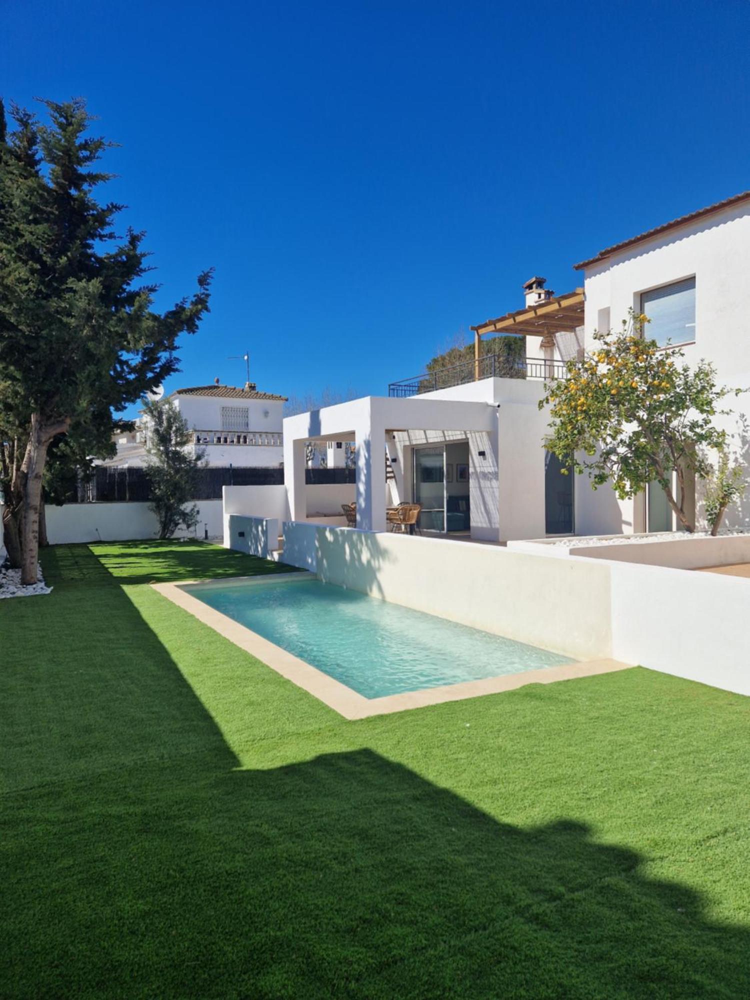 Gorgot P1 I Apartamento Con Terraza Y Piscina Comunitaria Cerca De La Playa เอมปูเรียบราบา ภายนอก รูปภาพ