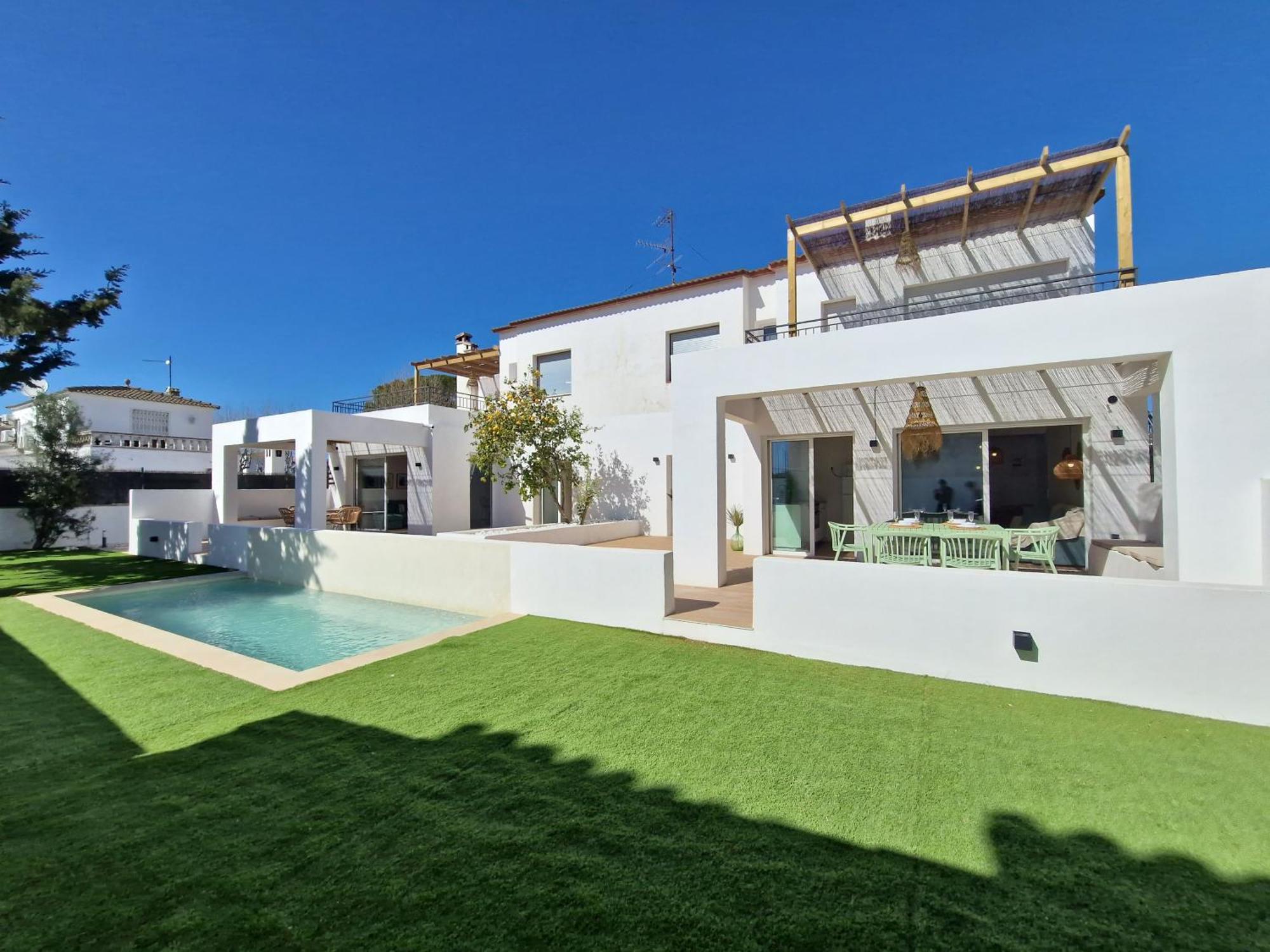 Gorgot P1 I Apartamento Con Terraza Y Piscina Comunitaria Cerca De La Playa เอมปูเรียบราบา ภายนอก รูปภาพ